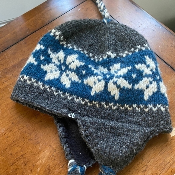 2 Winter Knit Hats Pink & Blue - Picture 7 of 8